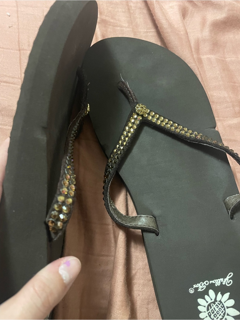 Yellow Box Rhinestone Flip Flops Black Comfort Sandals Size 8.5 - Picture 5 of 6
